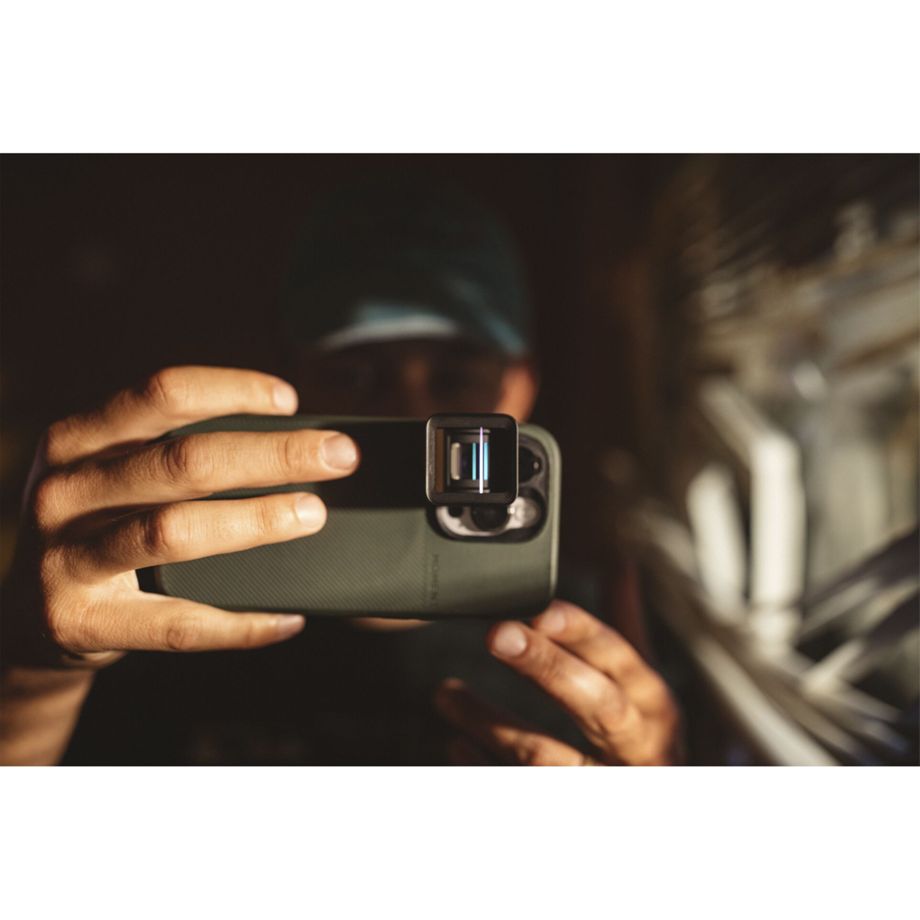 Moment 1.33x Anamorphic Lens - Blue Flare - T-Series