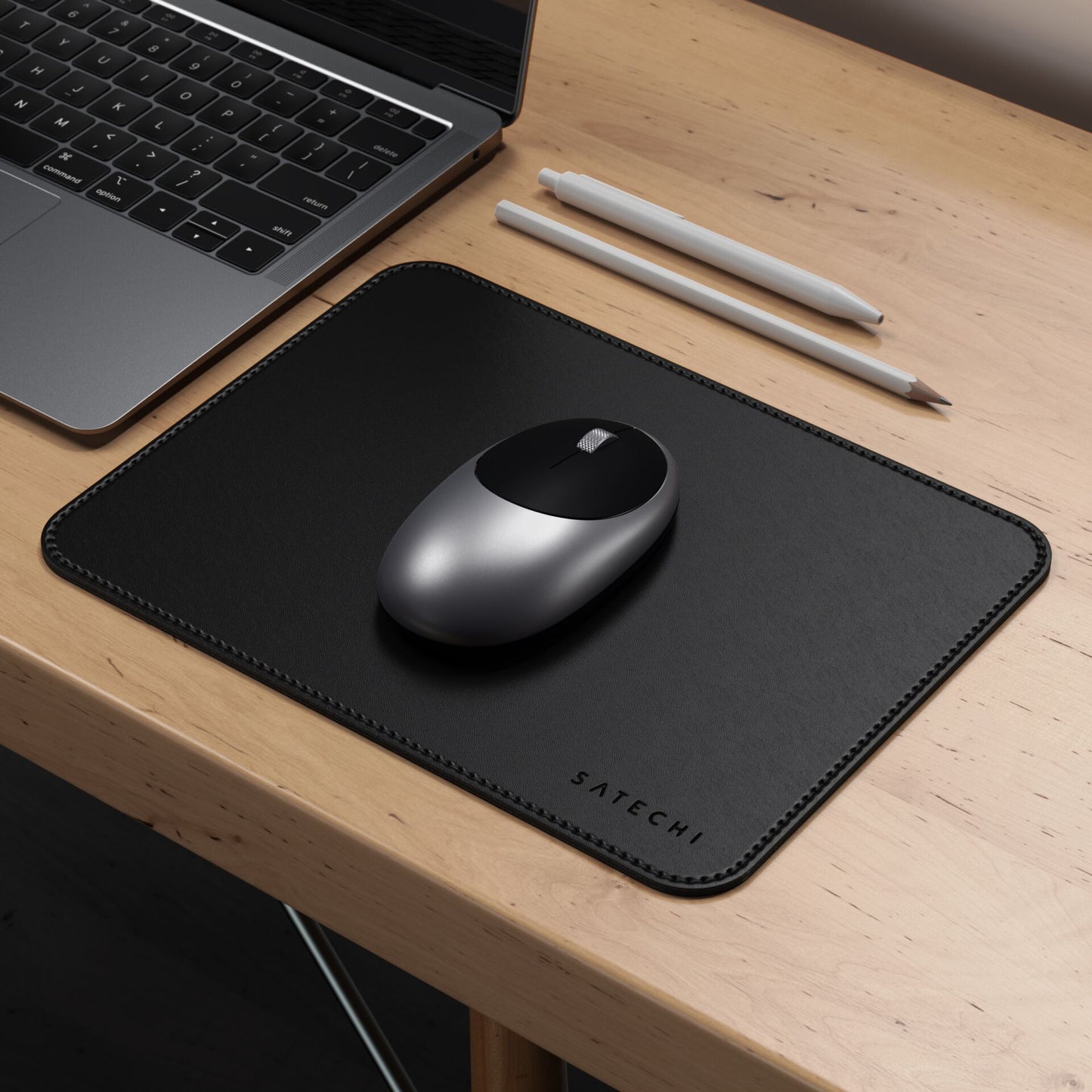 Satechi Vegan-Leather Premium Mouse Pad Black
