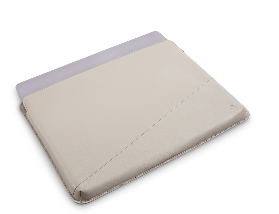 Decoded - Leather Frame Sleeve for Macbook 13 inch - Clay