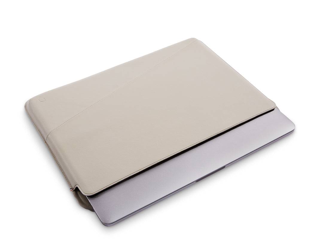 Decoded - Leather Frame Sleeve for Macbook 13 inch - Clay