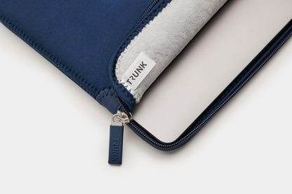 Trunk Neopren Sleeve für MacBook Air / Pro 13", Navy