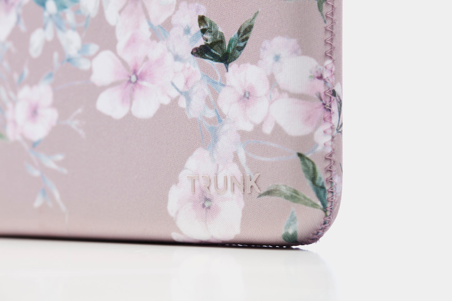 Trunk Neopren Sleeve für MacBook Air / Pro 13", Rose Flower