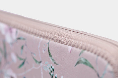 Trunk Neopren Sleeve für MacBook Air / Pro 13", Rose Flower