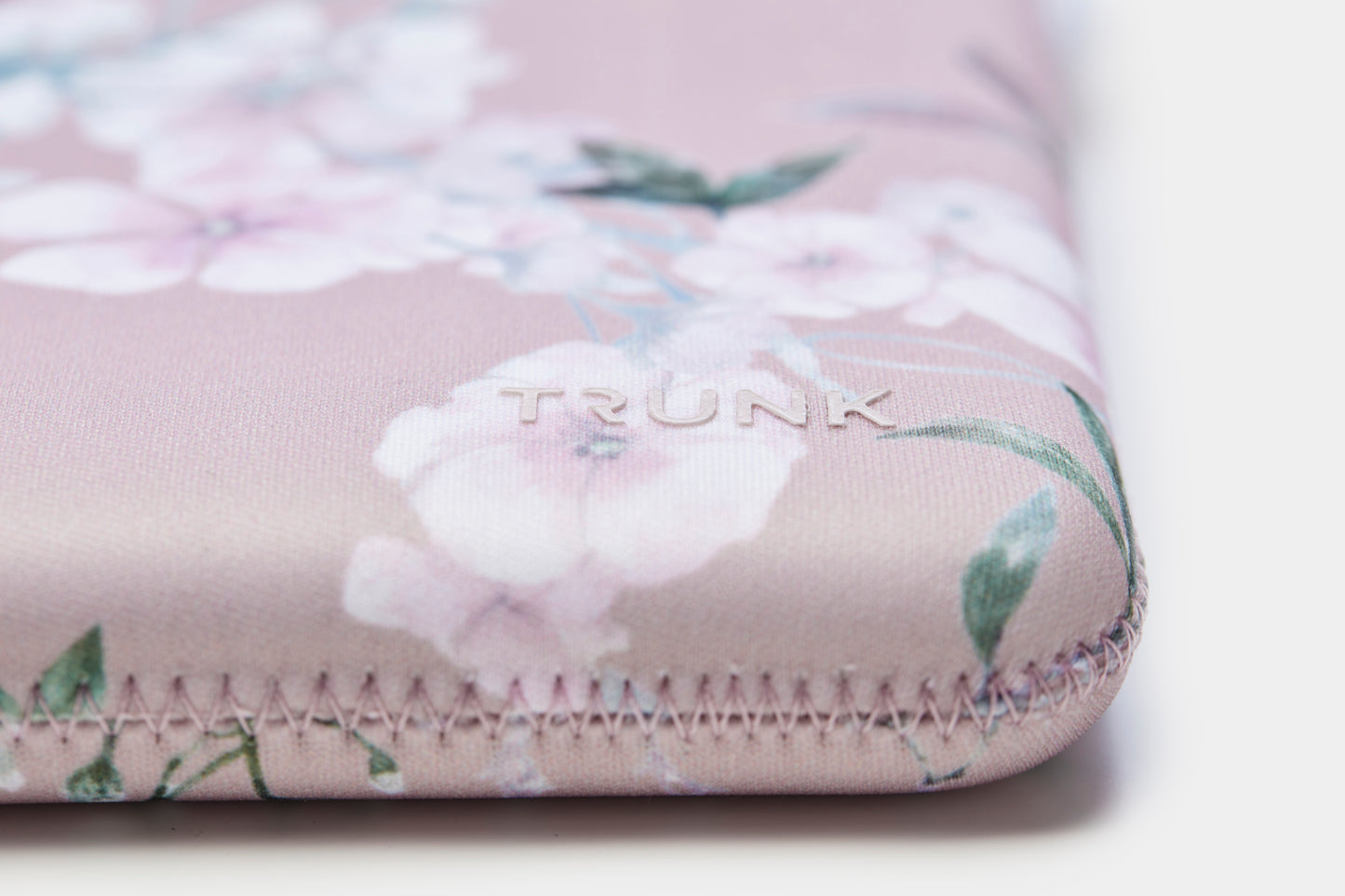 Trunk Neopren Sleeve für MacBook Air / Pro 13", Rose Flower