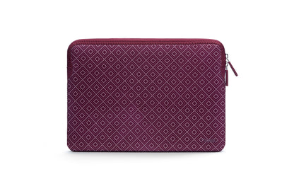 Trunk Neopren Sleeve für MacBook Air / Pro 13", Wine Red Rhombe