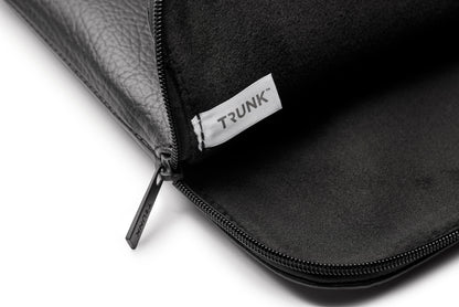 Trunk Apple Peel Veganer Leder Sleeve für MacBook Pro 13", Schwarz