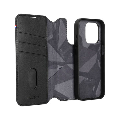 Decoded Leather Detachable Wallet for iPhone 15 Pro Black