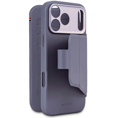 Decoded Silicone Detachable Wallet iPhone 17 Pro Forever Blue