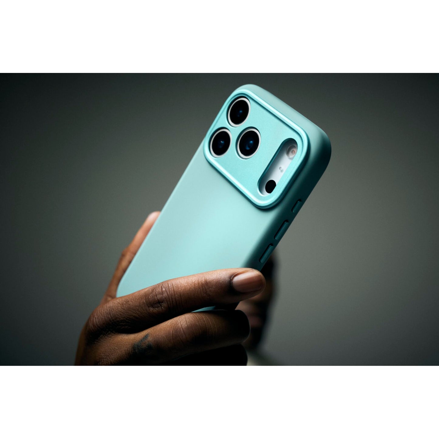 Decoded AntiMicrobial Silicone Backcover iPhone 17 Pro Retro Blue