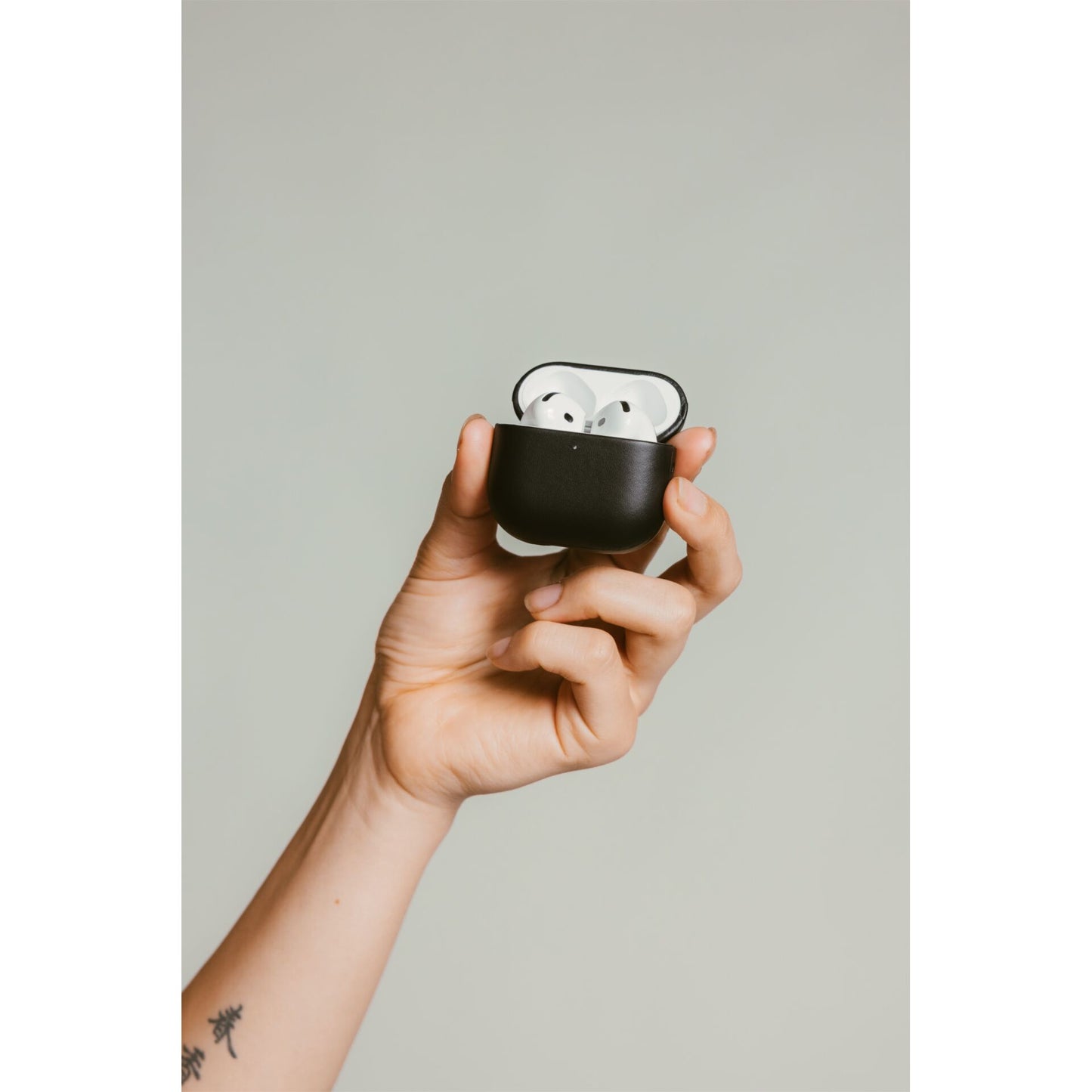 Nomad Modern Leather Case Airpods 4 Black