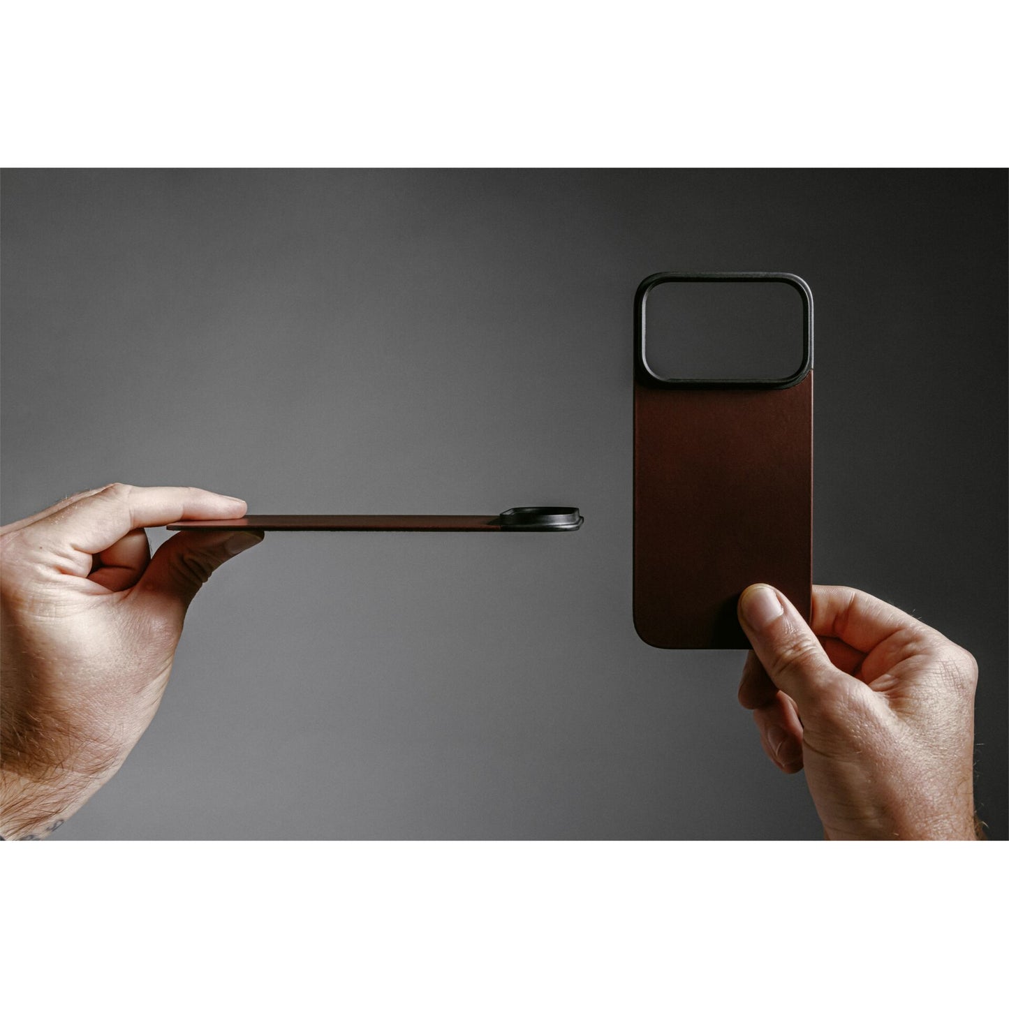 Nomad Magnetic Leather Back MagSafe iPhone 17 Pro Max Rustic Brown Horween