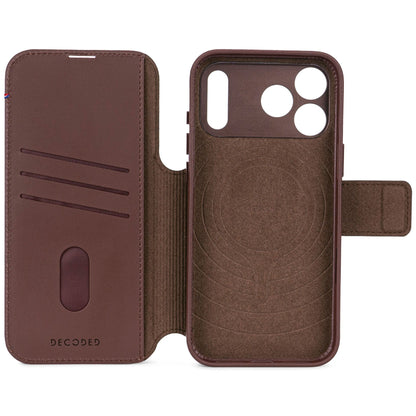 Decoded Leather Detachable Wallet iPhone 17 Pro Chocolate Brown