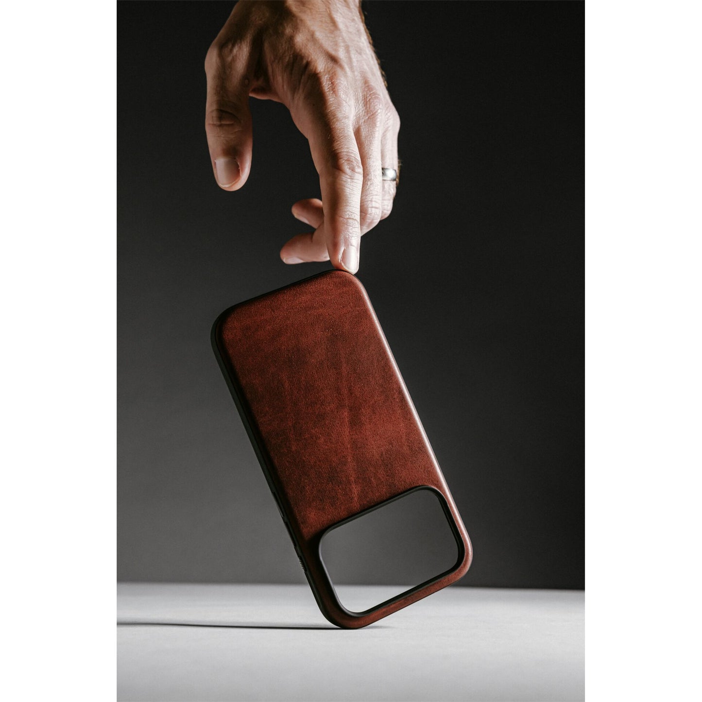 Nomad Modern Leather Case iPhone 17 Pro Olde Dublin Horween