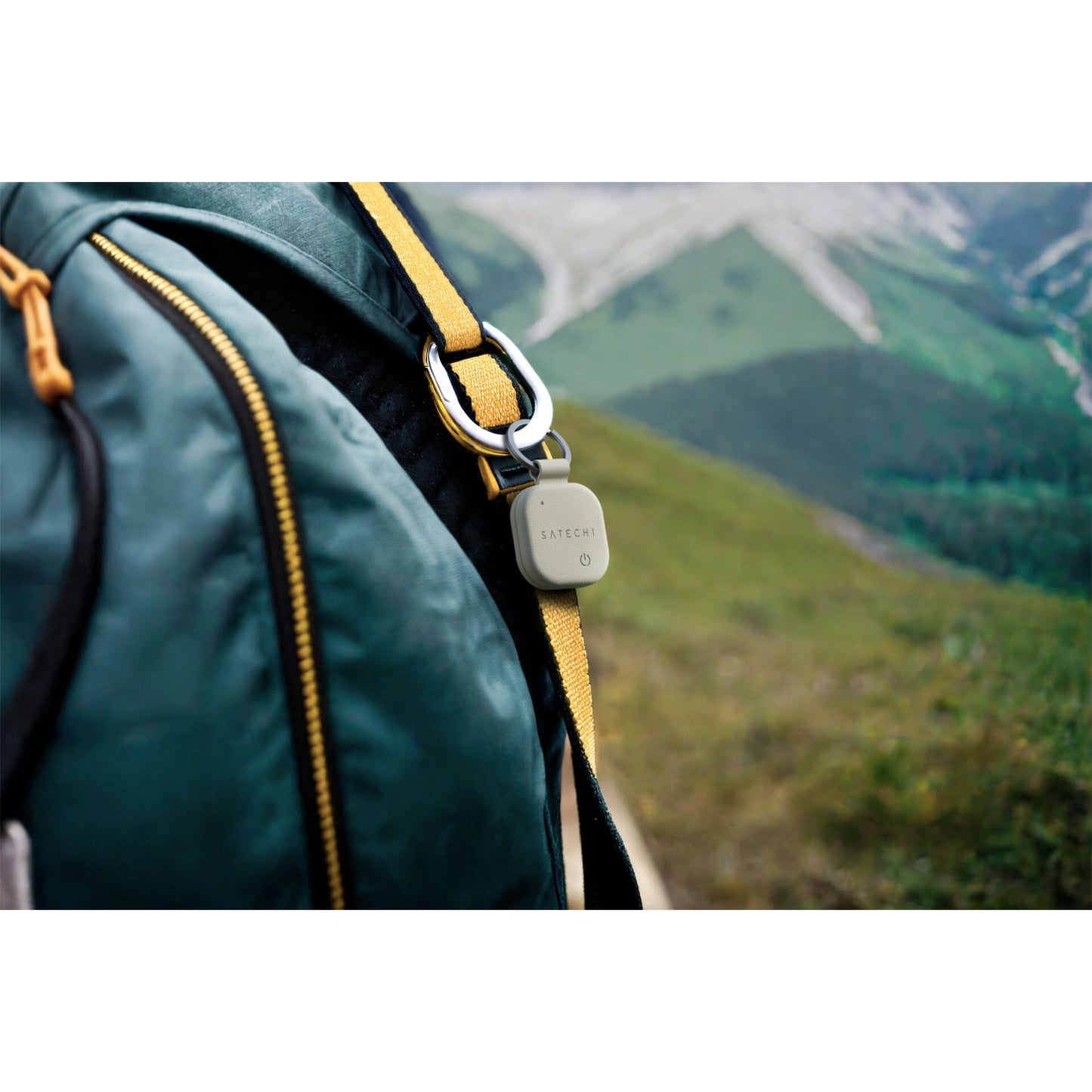 Satechi Vegan-Leather FindAll Keychain Sand