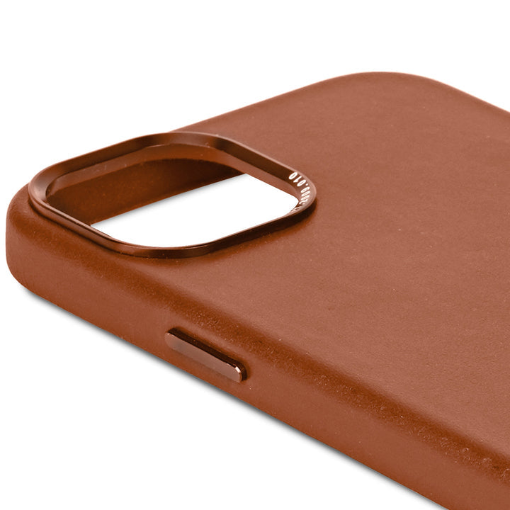 Decoded Leather Backcover for iPhone 15 Tan