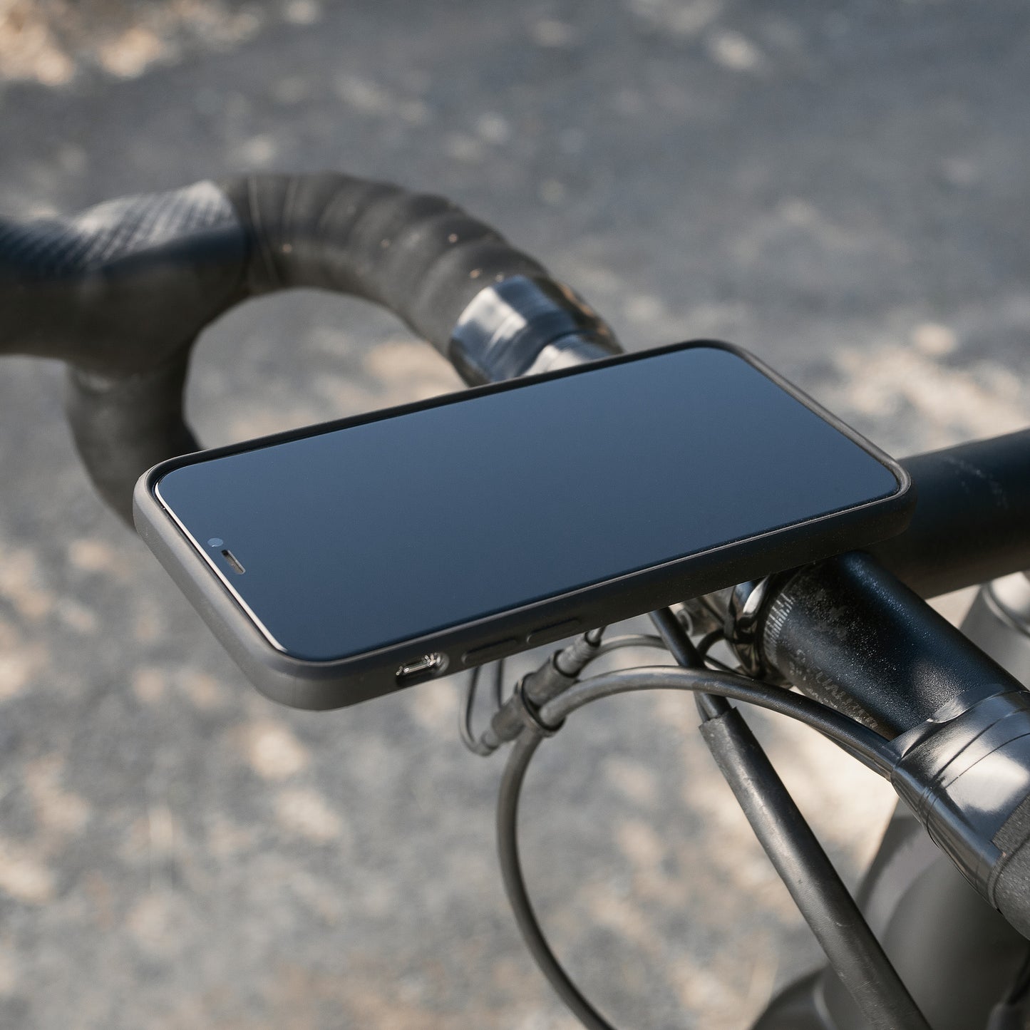 Smartphone-Hülle mit Magnetsystem für iPhone 11 - Charcoal