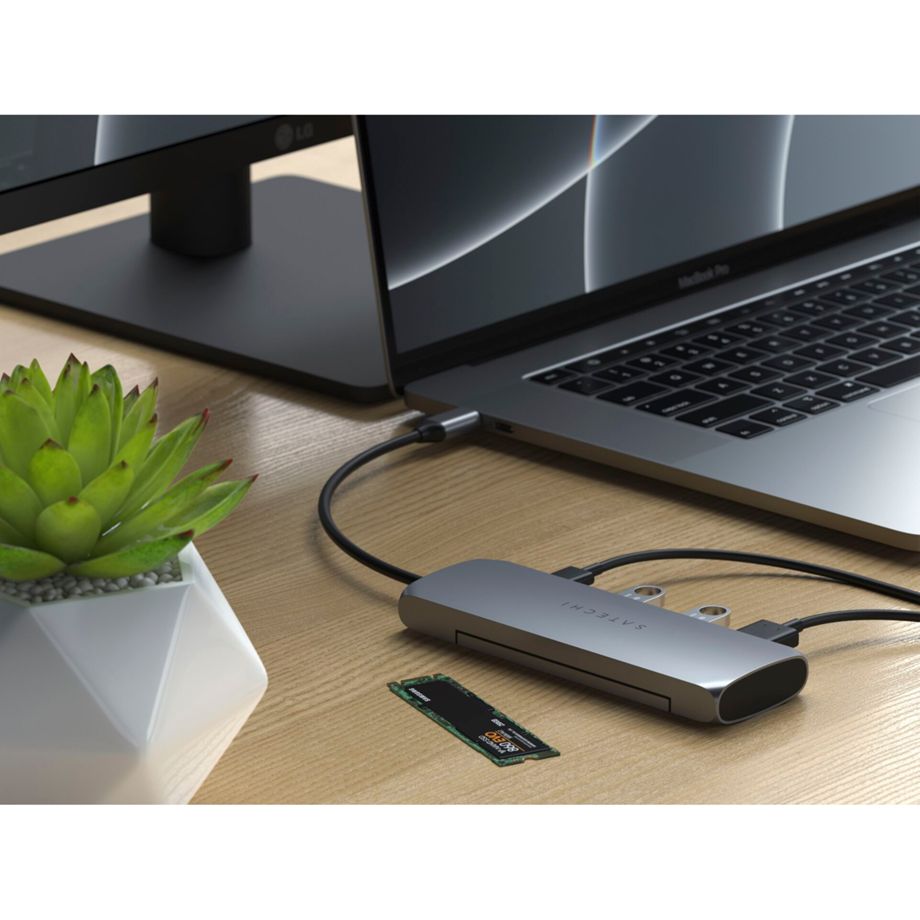 Satechi USB-C Hybrid Multiport Adapter with SSD Enclosure gray