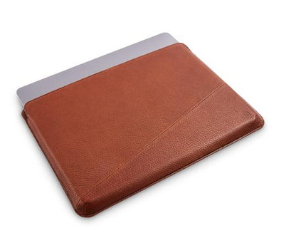 Decoded - Leather Frame Sleeve for Macbook 13 inch - Cinnamon Brown