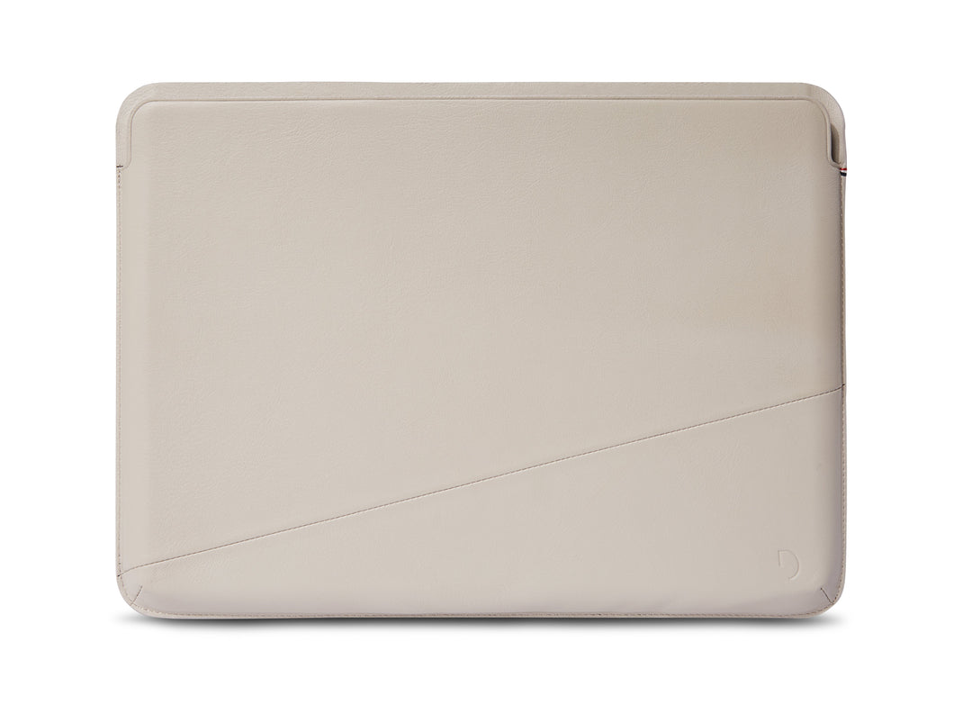 Decoded - Leather Frame Sleeve for Macbook 16 inch - Clay